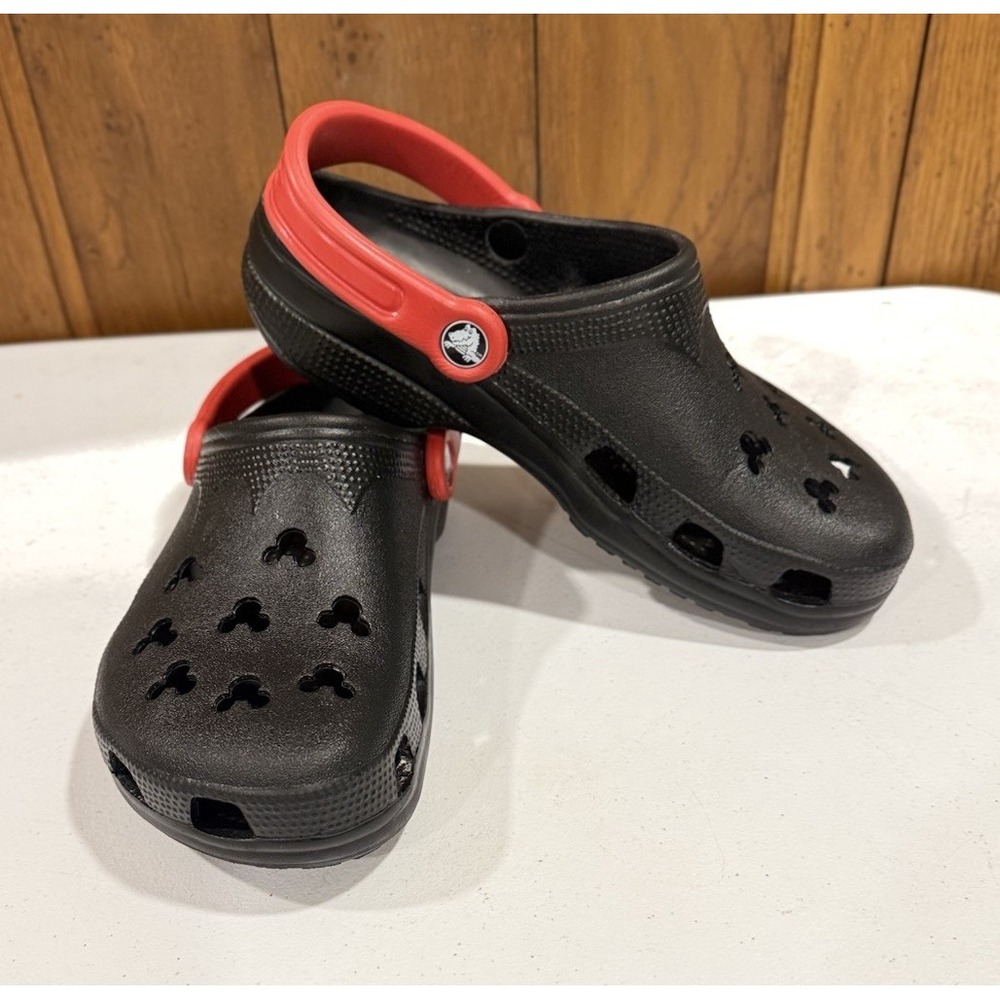Crocs Unisex Mickey Mouse Black/Red Clogs/Shoes S  Men 4-6 Women 6-7 Disney
